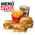 3 Hamburgueses al voltant d´una capseta de patates i una Coca Cola