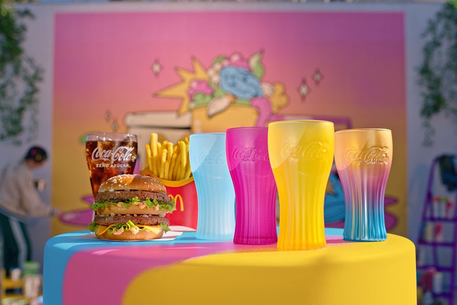 Los nuevos vasos de McDonald’s una explosión de arte de la mano de Be